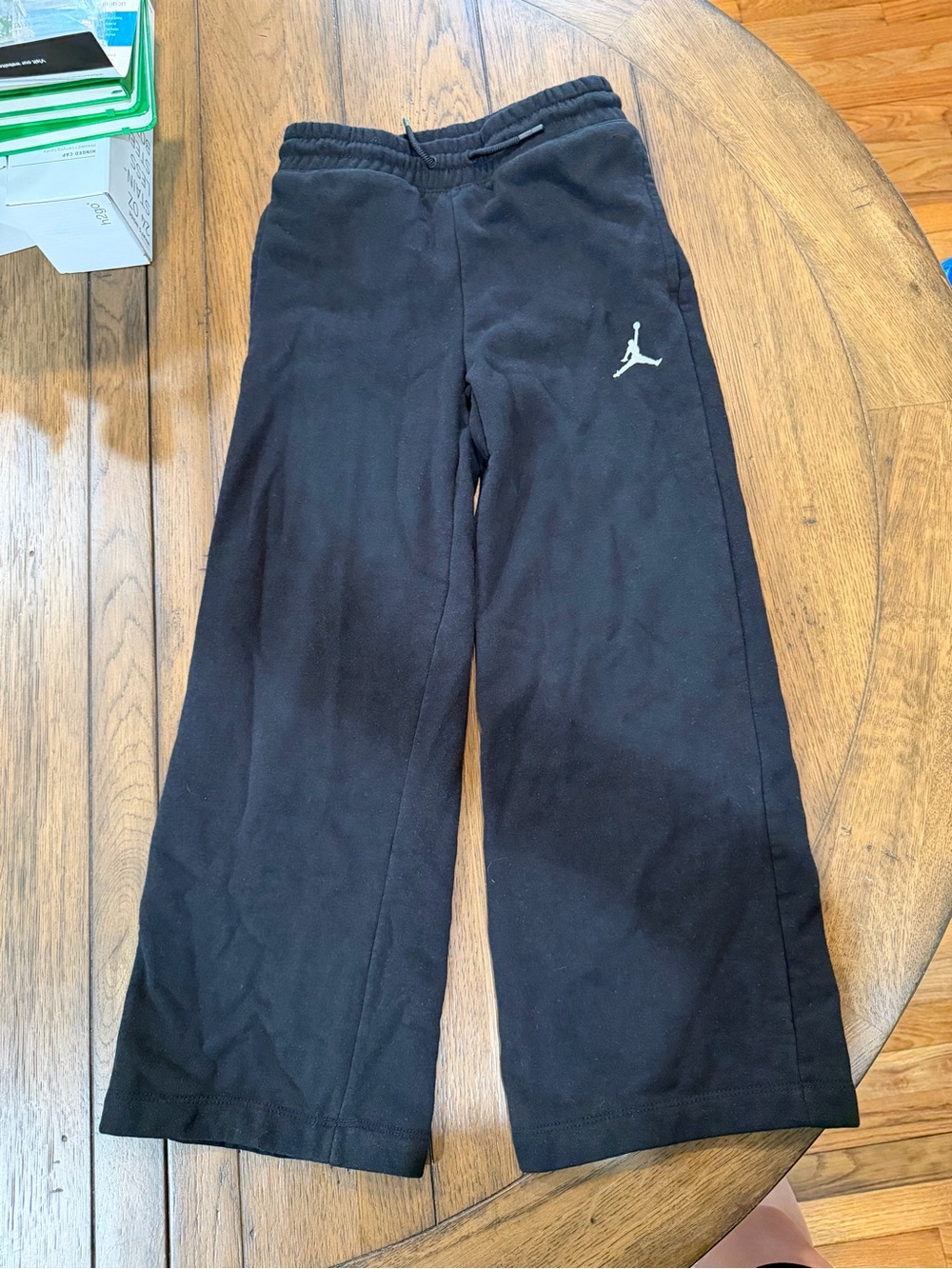 Nike Air Jordan Kids Black Fleece Joggers with White Jumpman - Picture 1 of 7